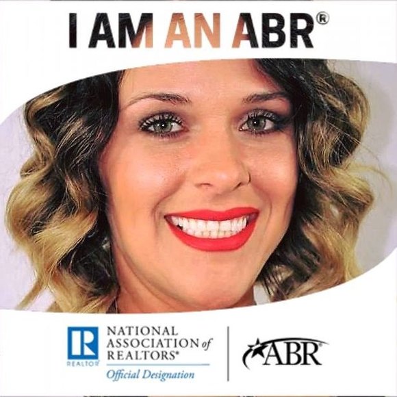 Meet your Posher, Tabitha - Picture 1 of 1